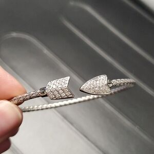 Charles Garnier bracelet arrow